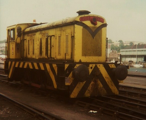 Western Fuels ex PBA 0-6-0 D1171 standing at Wapping Wharf, 17:7:79